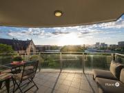 Light Filled Corner Apartment with Iconic South Brisbane...