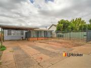 Light Filled Family Home in Prime Dubbo Location 46...