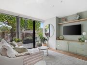 Light Filled Ground Floor Garden Apartment In Secure...