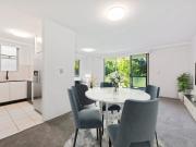 Light Filled Renovated Apartment Overlooking Park