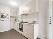 Light Filled Richmond Hill Apartment with Spectacular...