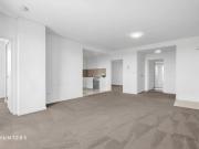 Light Filled Top Floor Apartment