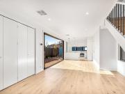 LIGHT,MODERN, LOW MAINTENANCE TOWNHOUSE