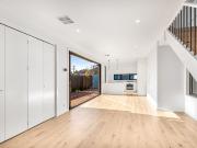 LIGHT,MODERN, LOW MAINTENANCE TOWNHOUSE