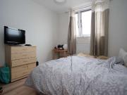 Light room in 3 bedroom flat in Belgravia, London