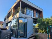 Lignes épurées et horizon bleu Villa moderne à deux pas de