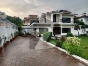 Like Brand New 4 Bedrooms House With Green Lawn For Rent...