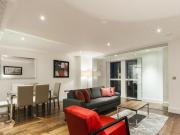 Lincoln Plaza, London, 3 Bedroom Apartment