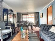 LINDA, AMPLIA, LUMINOSA Y SEGURA CASA EN BARRIOS...