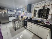 Linda cada linear com quintal e terraço em condomínio...