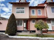 LINDA CASA 3 HABITACIONES DE 3 PISOS EN VENTA CARAPUNGO