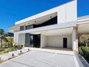 Linda Casa, 4 Dormitórios, sendo 2 Suítes e 2 Demi...