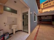 LINDA CASA Á VENDA | BAIRRO CASTELO | LOTE 298M² | 193M²