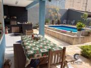 Linda Casa à Venda com 04 Suítes e Lazer Privativo,...