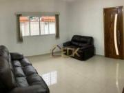 Linda casa a venda com edícula a 500 metros do Shopping...