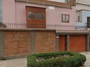 LINDA CASA CLASICA EN MIRAFLORES CON POSIBILIDAD DE...