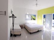 Linda casa com 03 suítes amplas, espaço gourmet, aceita...