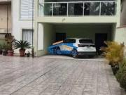 Linda Casa com 405m², 3 Dormitórios em Condomínio...