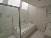 Linda casa com 490mÂ² em condomÃnio fechado para alugar...