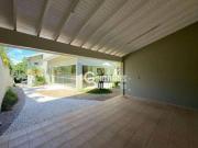 Linda casa com 4 suítes para locação ou venda no...