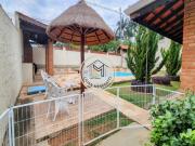 Linda Casa com 5 quartos, suítes. Piscina,...