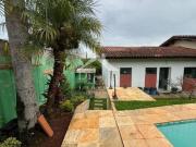 Linda casa com ampla área externa no bairro Jardim Paulista