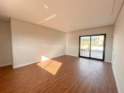 Linda Casa com design moderno no Condomínio Le Jardin II...