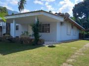 Linda casa com localização privilegiada!