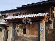 Linda casa com móveis planejados