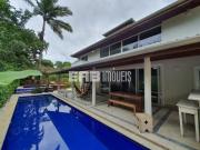 Linda casa com piscina e espaço gourmet à venda em...