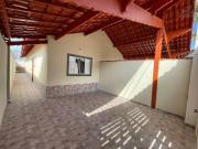 LINDA CASA COM PISCINA EM MONGAGUÁ LADO PISTA