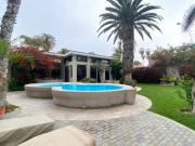 LINDA CASA CON GRAN ÁREA VERDE Y PISCINA