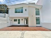 EN PROVIDENCIA! CASA CON USO COMERCIAL