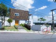 Linda casa contemporânea integrada com ótimo acabamento...