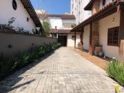 Linda Casa de 237m² com Piscina e Jacuzzi, entre as...