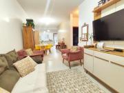 LINDA CASA DE 2 DOMITÓRIOS, PRÓXIMA AO MAR