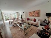 LINDA CASA REMODELADA EN CONDOMINIO DE 4 DORM. EN LOS...