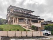 Linda Casa de 4 dormitórios e 2 suítes, no Condomínio...