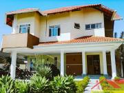 Linda Casa de Alto Padrão com 4 suítes em Condomínio...