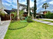 Linda Casa De Alto Padrão em 2 Lotes em Condomínio...