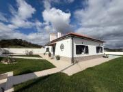 Linda casa de campo com vinha, olival, árvores de fruto...