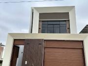 LINDA CASA DE ESTRENO EN VENTA EN URB.ALAMEDA COUNTRY...