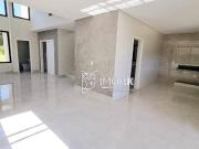 Linda casa em condominio com lago, 3 suites !