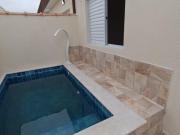 Linda casa em condomínio com piscina privativa em Itanhaém
