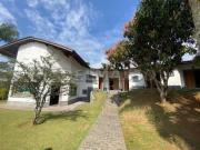 Linda casa em condomínio de alto padrão!