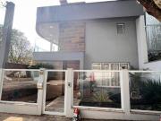 Linda casa em Condomínio de Alto Padrão, 4...