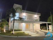 Linda casa em condomínio de alto padrão em Taubaté SP