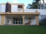 Linda casa em condomínio fechado!