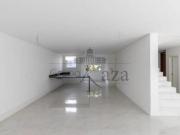 Linda casa em Condominio Fechado