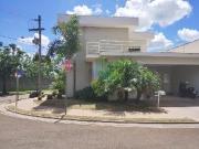 Linda Casa em Condomínio para Alugar no Jardim Jóckei...